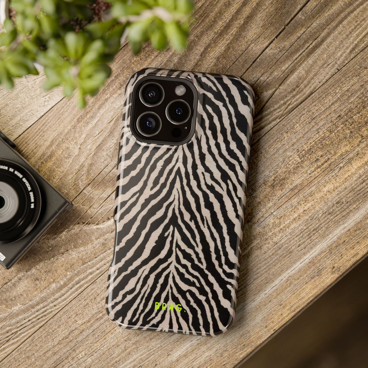 Zebraesque Magnetic Impact-Resistant Phone Case