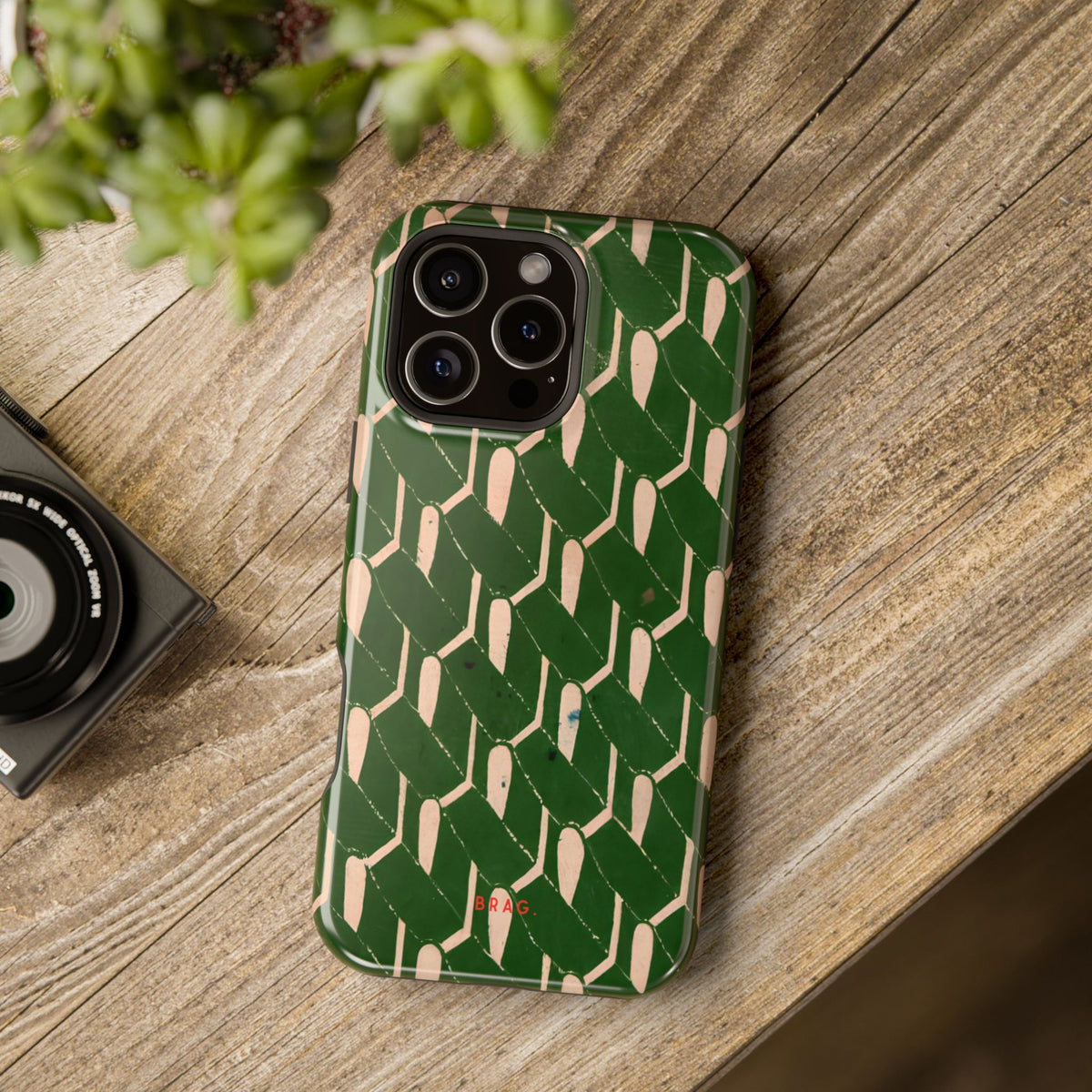Serpenti Magnetic Impact-Resistant Phone Case