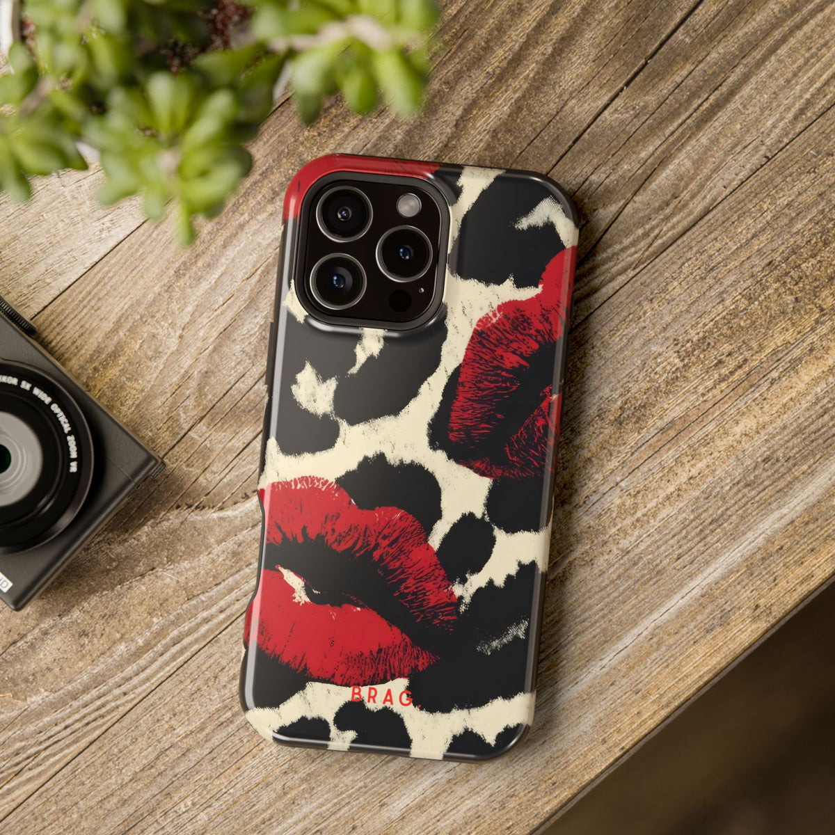 Poison Kiss Magnetic Impact-Resistant Phone Case