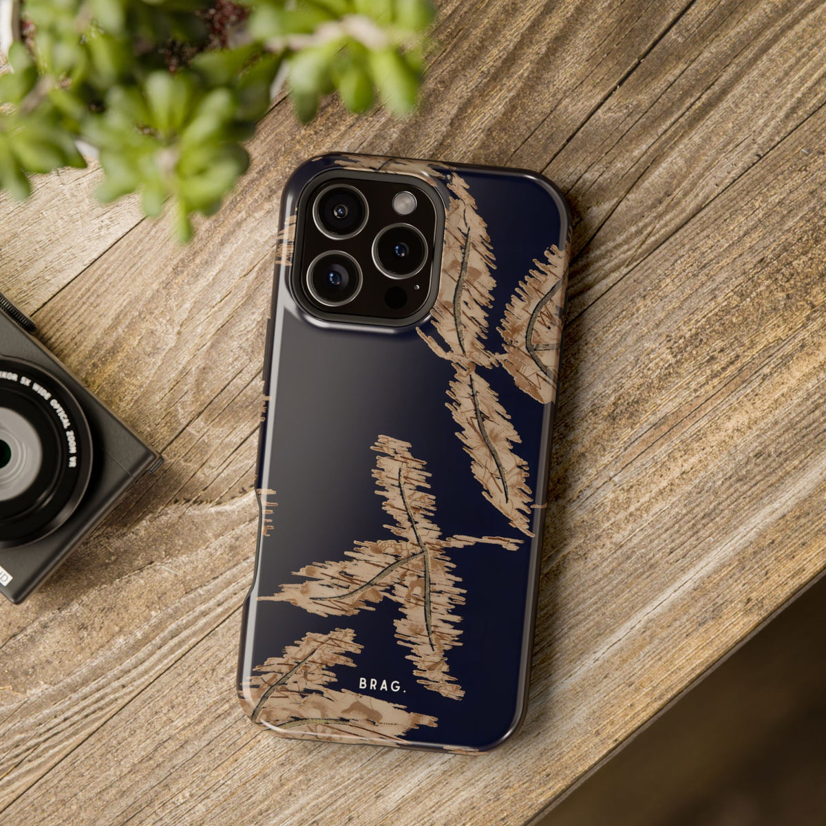 Golden Fern Magnetic Impact-Resistant Phone Case