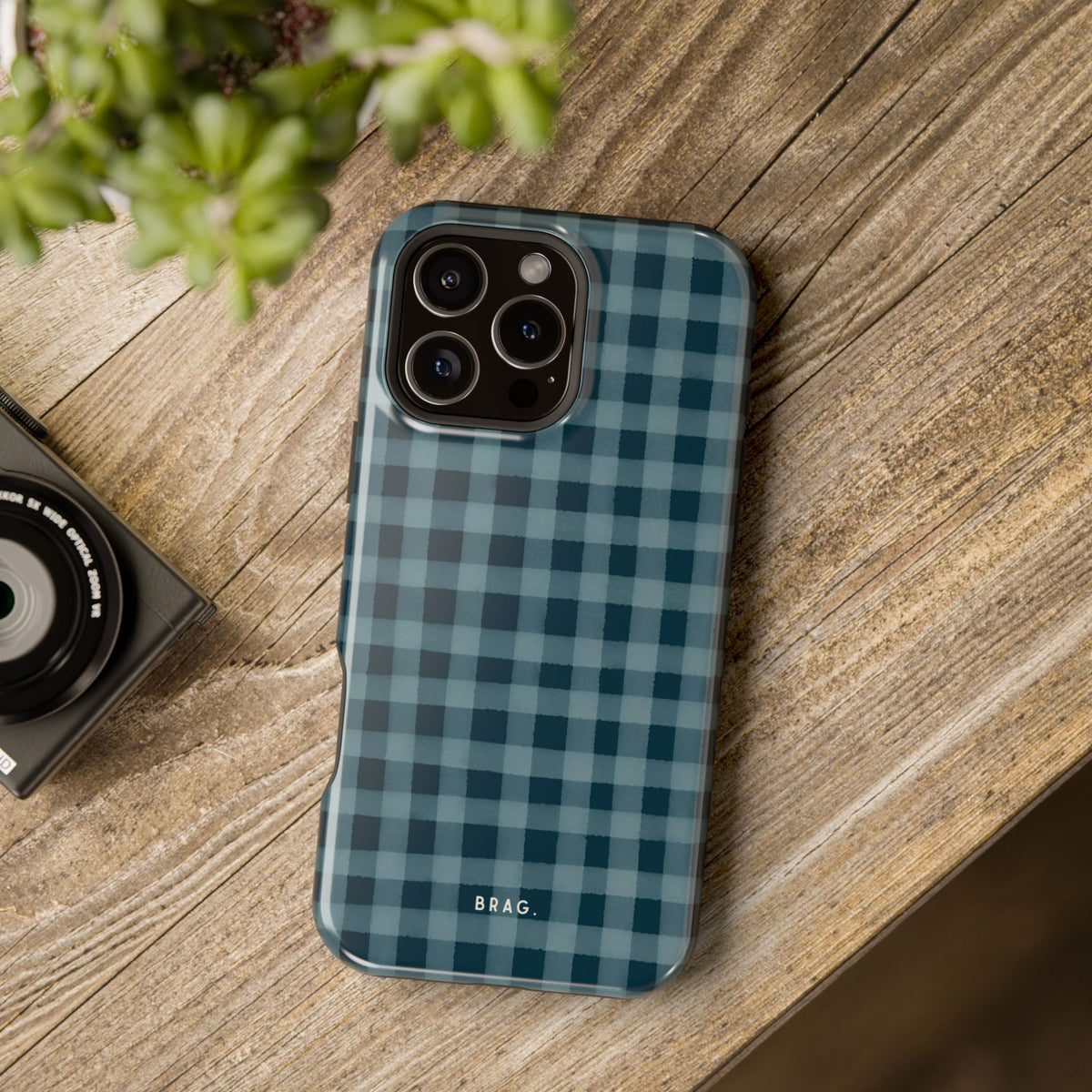 Country Check Magnetic Impact-Resistant Phone Case